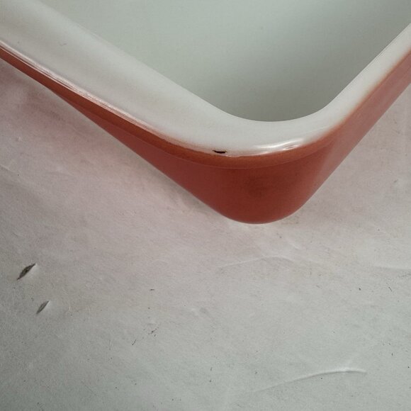 Pyrex Vintage Flamingo Pink 2 Qt. Casserole Dish 232 Baking Pan USA White MCM 50 - Picture 10 of 13